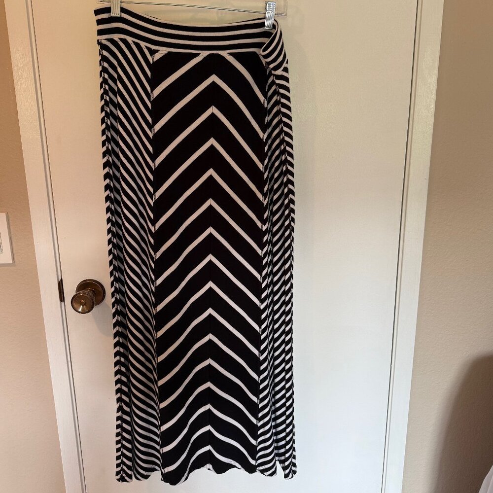 Chicos Zenergy Black Stripe Maxi Skirt Size 2 - Large